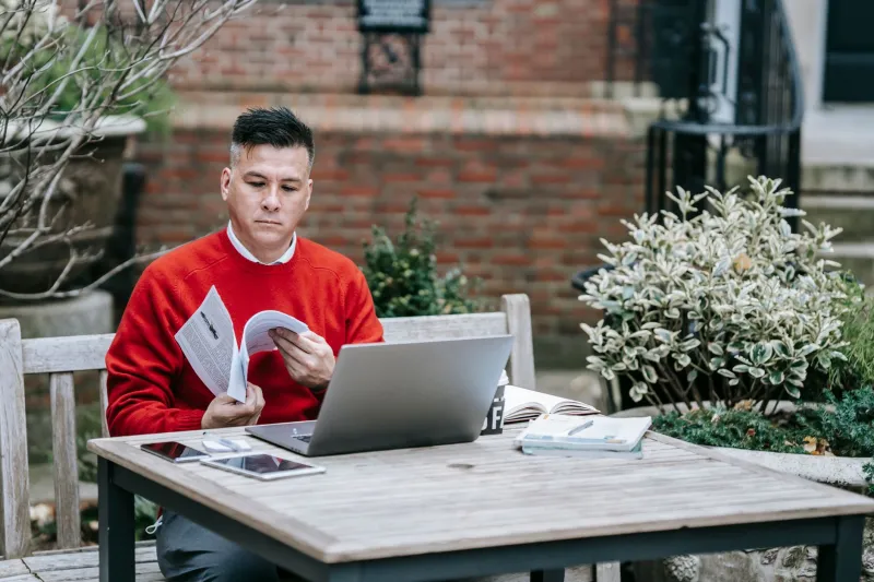 One Bad Review Can Cost You the Job: How Connecticut Service Businesses Fight Back Online